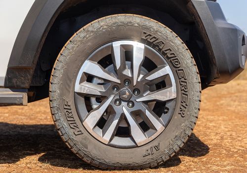Mahindra Thar ROXX Star Edition Diesel AT