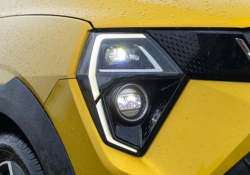 Mahindra XUV 3XO AX5 Diesel