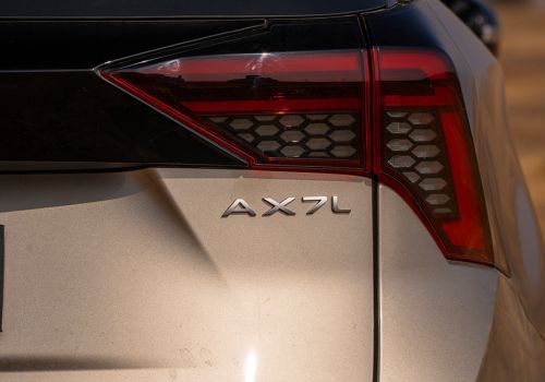 Mahindra XUV 7XO AX7 Diesel